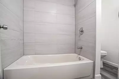 212 SW 11th St, Dania Beach, FL 33004 - Photo 17