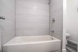 212 SW 11th St, Dania Beach, FL 33004 - Photo 17