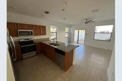 9399 W 33rd Ln, Hialeah, FL 33018 - Photo 13