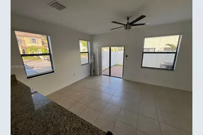 9399 W 33rd Ln, Hialeah, FL 33018 - Photo 25