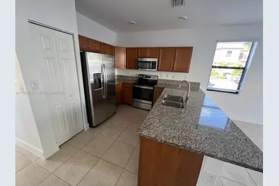 9399 W 33rd Ln, Hialeah, FL 33018 - Photo 23