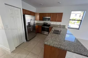 9399 W 33rd Ln, Hialeah, FL 33018 - Photo 23