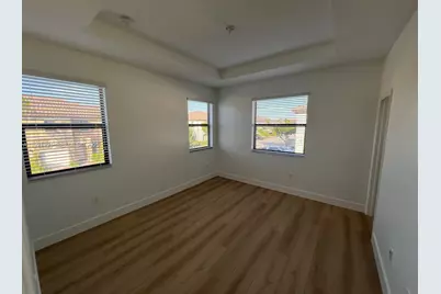 9399 W 33rd Ln, Hialeah, FL 33018 - Photo 33