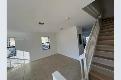 9399 W 33rd Ln, Hialeah, FL 33018 - Photo 7