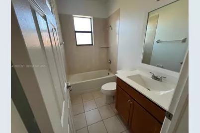 9399 W 33rd Ln, Hialeah, FL 33018 - Photo 41