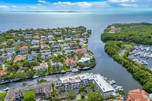 6901 Edgewater Dr, Coral Gables, FL 33133 - Photo 21