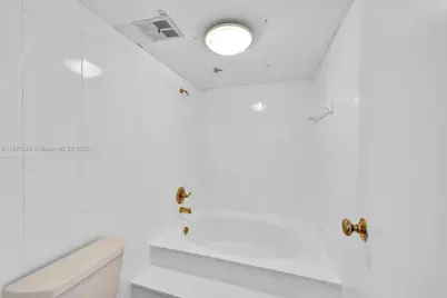 16570 NE 26th Ave #2A, North Miami Beach, FL 33160 - Photo 19
