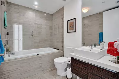 1100 Biscayne Blvd #3708, Miami, FL 33132 - Photo 17