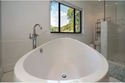 45 SW 28th Rd #0, Miami, FL 33129 - Photo 21