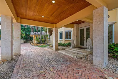 7225 Gleneagle Dr, Miami Lakes, FL 33014 - Photo 3