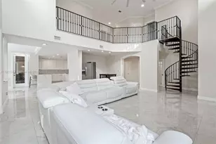 7225 Gleneagle Dr, Miami Lakes, FL 33014 - Photo 17