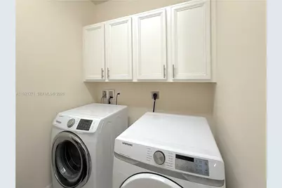 4352 Large Leaf Ln, Hollywood, FL 33021 - Photo 17