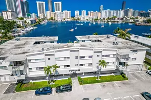 462 Golden Isles Dr, Hallandale Beach, FL 33009 - Photo 1