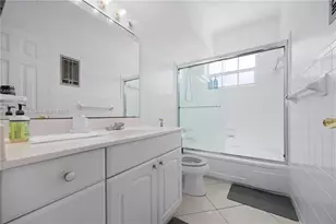 462 Golden Isles Dr, Hallandale Beach, FL 33009 - Photo 7