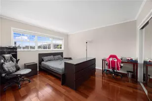 462 Golden Isles Dr, Hallandale Beach, FL 33009 - Photo 11