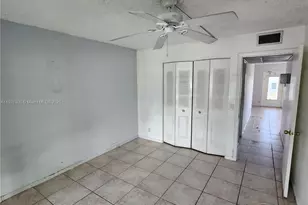 339 Southampton B, West Palm Beach, FL 33417 - Photo 9