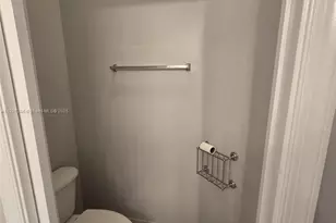 1033 NE 17th Way, Fort Lauderdale, FL 33304 - Photo 17