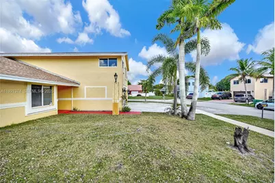 4231 NW 73rd Ave, Lauderhill, FL 33319 - Photo 9