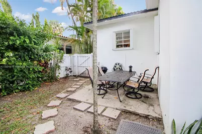 100 SW 30th Rd, Miami, FL 33129 - Photo 23