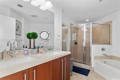 1111 SW 1st Ave #2925-N, Miami, FL 33130 - Photo 9