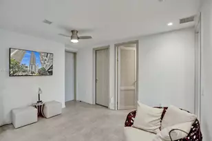 1000 Brickell Plaza, Miami, FL 33131 - Photo 17