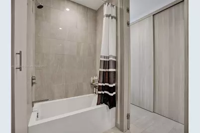 1000 Brickell Plz #PH5103, Miami, FL 33131 - Photo 25