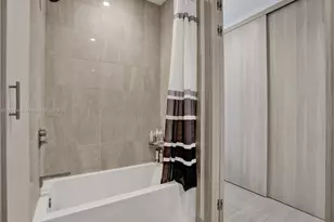 1000 Brickell Plaza, Miami, FL 33131 - Photo 25