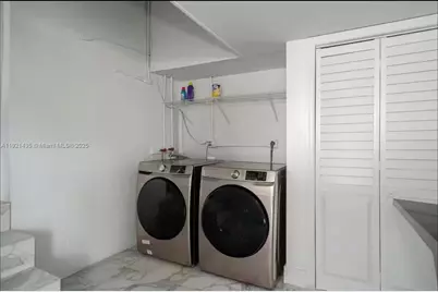 35 SW 28th Rd #0, Miami, FL 33129 - Photo 23