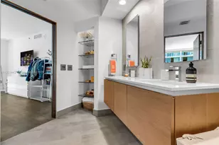 55 SE 6th St, Miami, FL 33131 - Photo 15