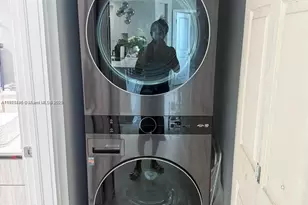 275 NE 18th St, Miami, FL 33132 - Photo 25