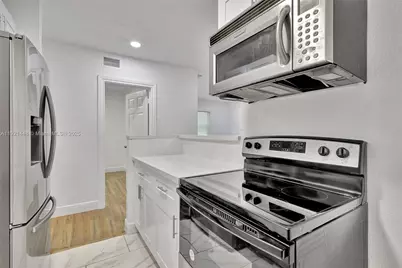 3032 Glenwood Rd, West Palm Beach, FL 33405 - Photo 9