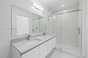 101 Diplomat Pkwy, Hallandale Beach, FL 33009 - Photo 27