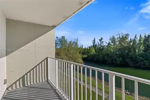 8240 SW 210th St, Cutler Bay, FL 33189 - Photo 19