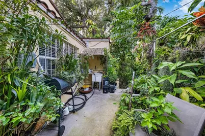 37 NE 44th St, Miami, FL 33137 - Photo 39