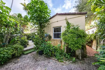 37 NE 44th St, Miami, FL 33137 - Photo 35