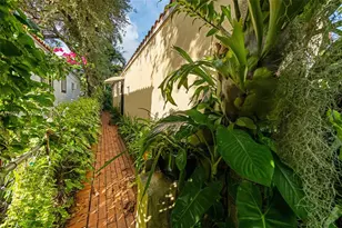 37 NE 44th St, Miami, FL 33137 - Photo 29