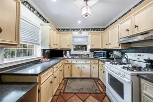 37 NE 44th St, Miami, FL 33137 - Photo 7