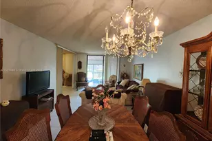 900 Colony Point Cir, Pembroke Pines, FL 33026 - Photo 9