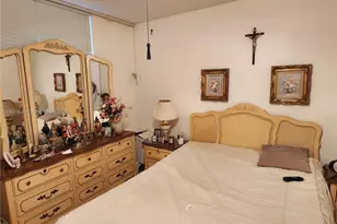 900 Colony Point Cir, Pembroke Pines, FL 33026 - Photo 5