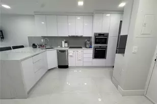 2899 Collins Ave, Miami Beach, FL 33140 - Photo 1