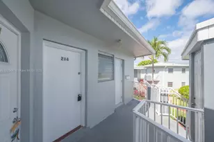 1651 NE Miami Gardens Dr, Miami, FL 33179 - Photo 17