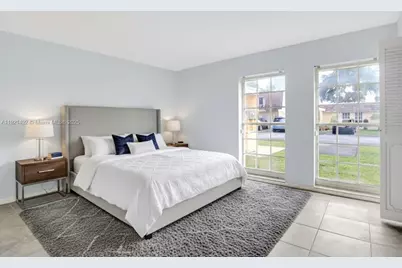 7332 Bay Hill Dr, Hialeah, FL 33015 - Photo 23