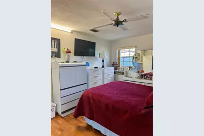 8070 NW 176th St, Hialeah, FL 33015 - Photo 19