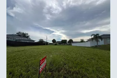 2118 NE 5th Ave, Cape Coral, FL 33909 - Photo 3