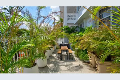 7611 Harding Ave #1, Miami Beach, FL 33141 - Photo 15