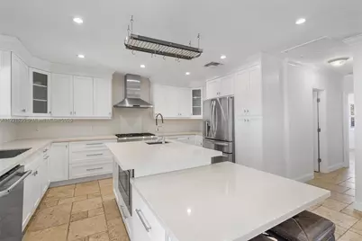 925 NE 92nd St, Miami Shores, FL 33138 - Photo 17