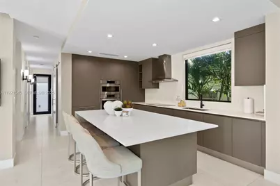 4740 Alton Rd, Miami Beach, FL 33140 - Photo 9