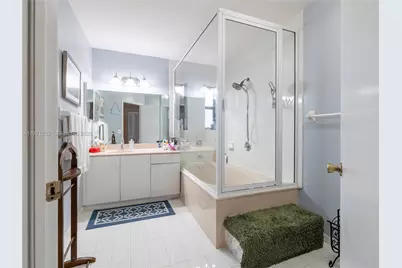 19030 NW 86th Ct, Hialeah, FL 33015 - Photo 17