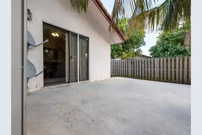 19030 NW 86th Ct, Hialeah, FL 33015 - Photo 33