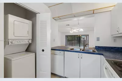 160 SE 7th St #405, Deerfield Beach, FL 33441 - Photo 21